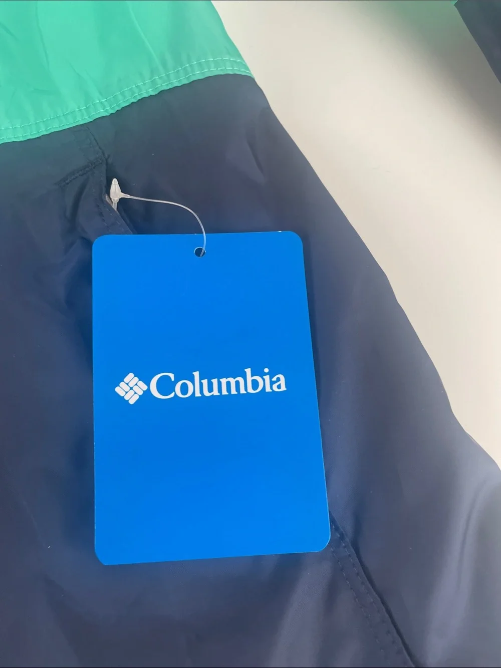 Columbia lightweight windbreaker